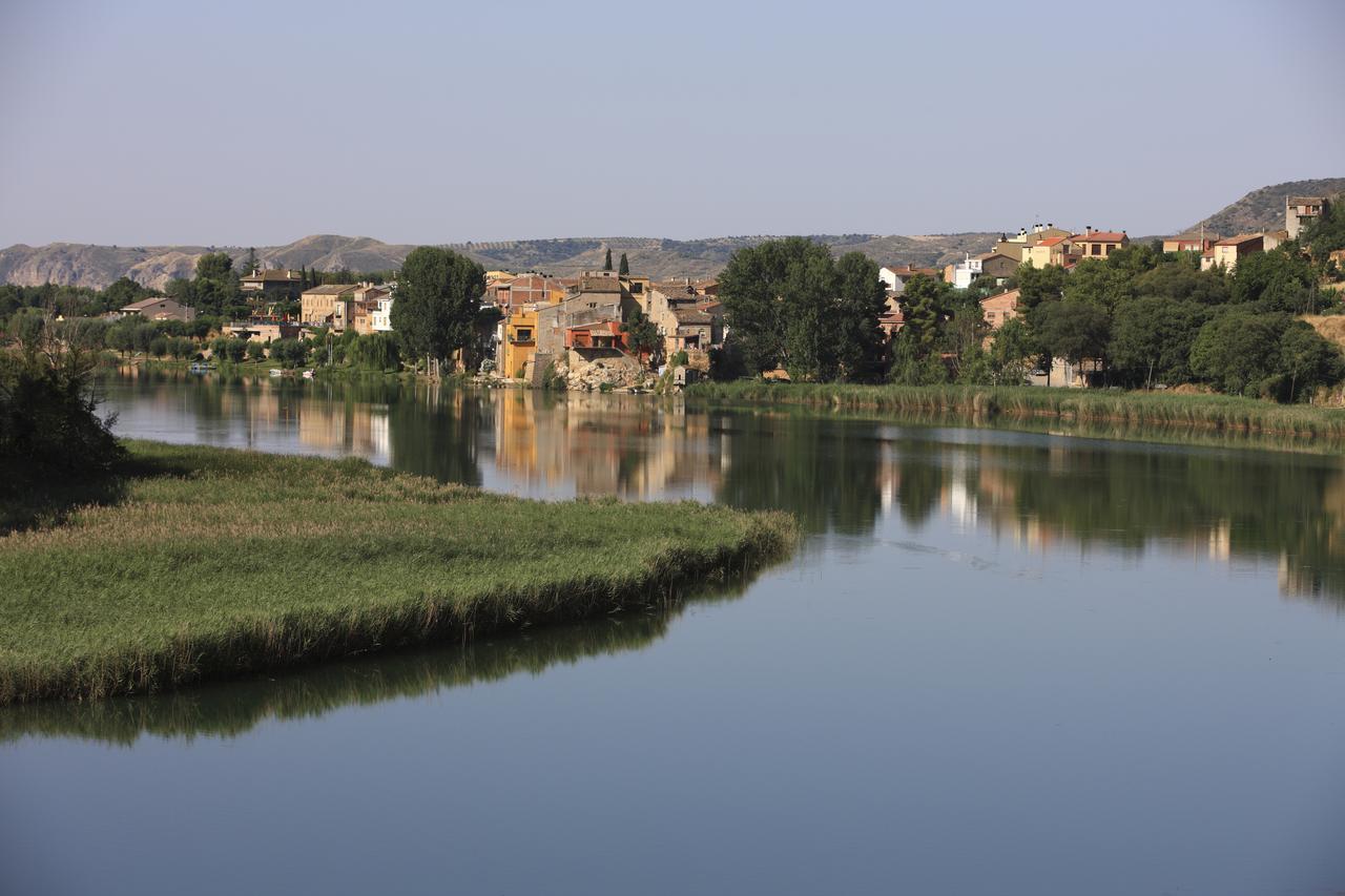 La Noguera Camping Sant Llorenç de Montgai Екстериор снимка